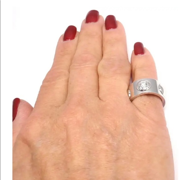 Authentic Louis Vuitton Large White Gold & Diamond Clous Ring - Picture 13 of 13